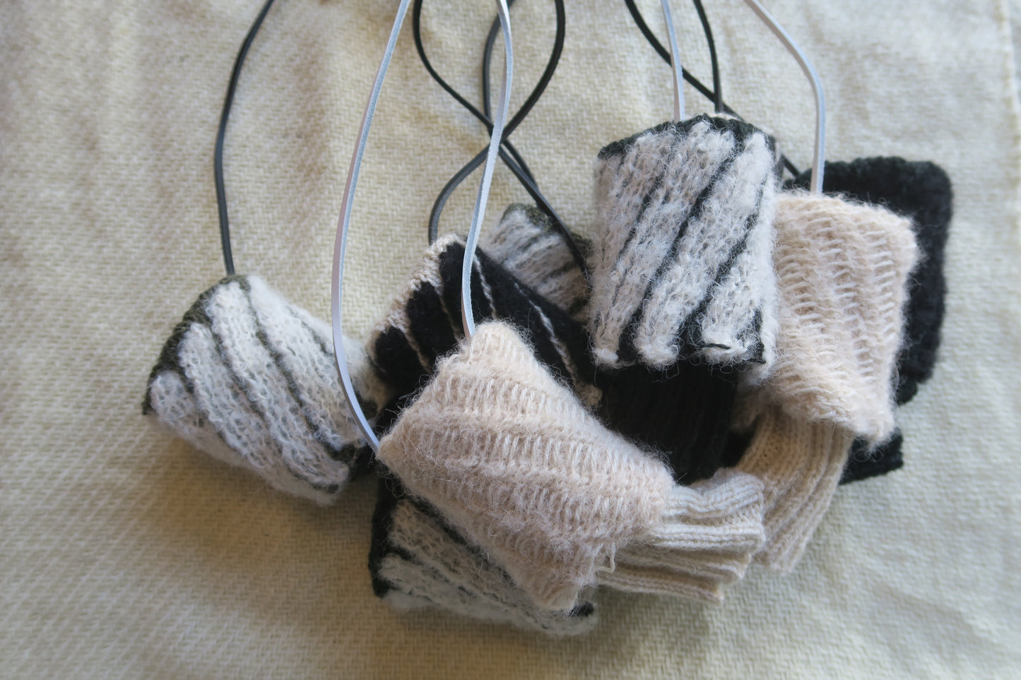 onnellinen　patterns98--fingertip muff　2025
