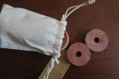 sweden---RED　cedarwood---iris hantverk
