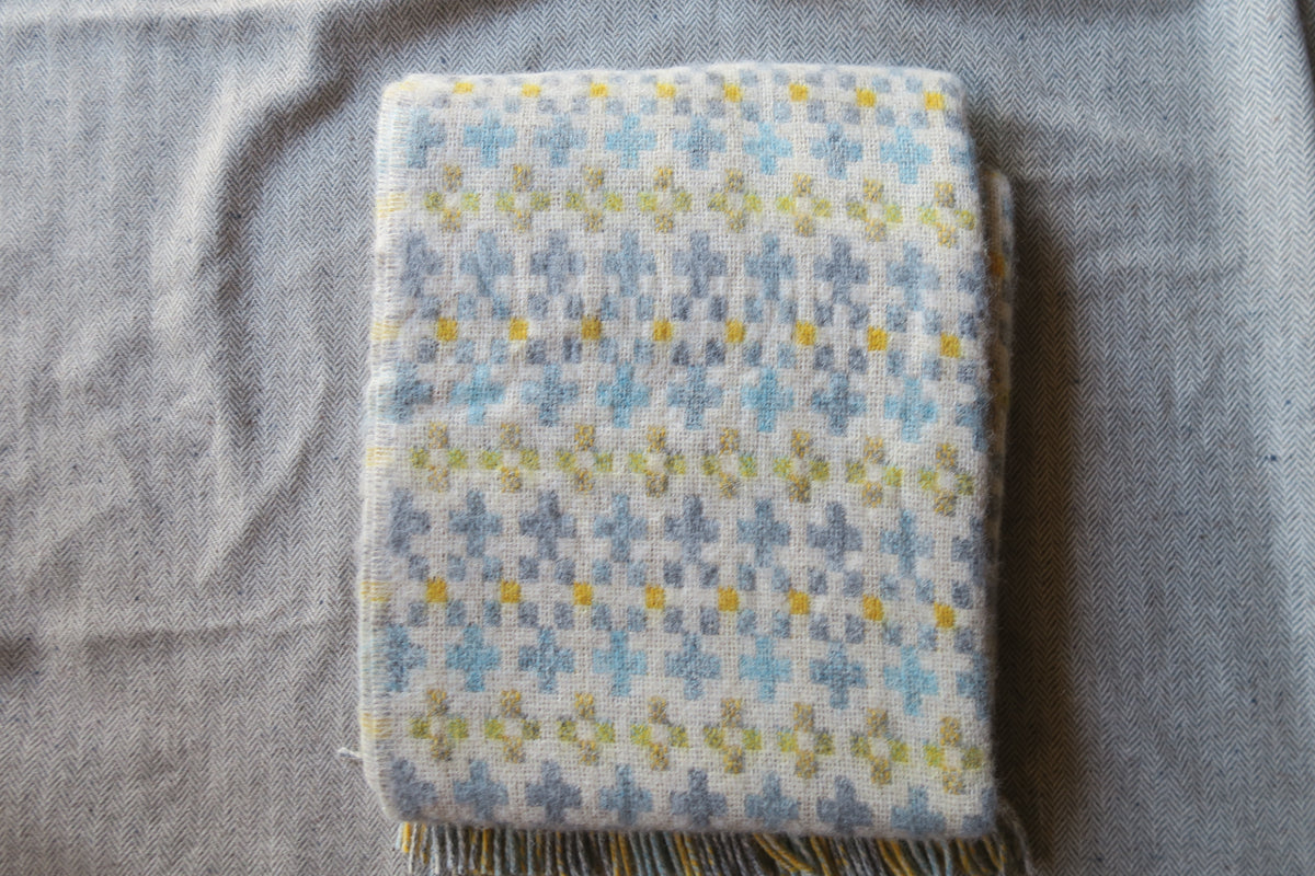 yorkshire  england---wool blankets--room&bobbin