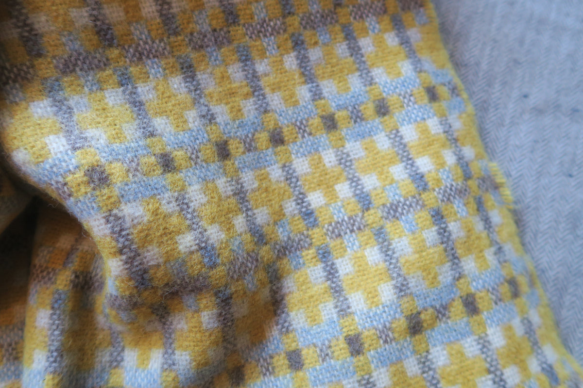 yorkshire  england---wool blankets--room&bobbin