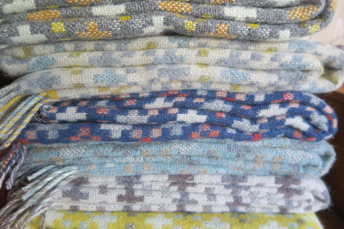 yorkshire  england---wool blankets--room&bobbin