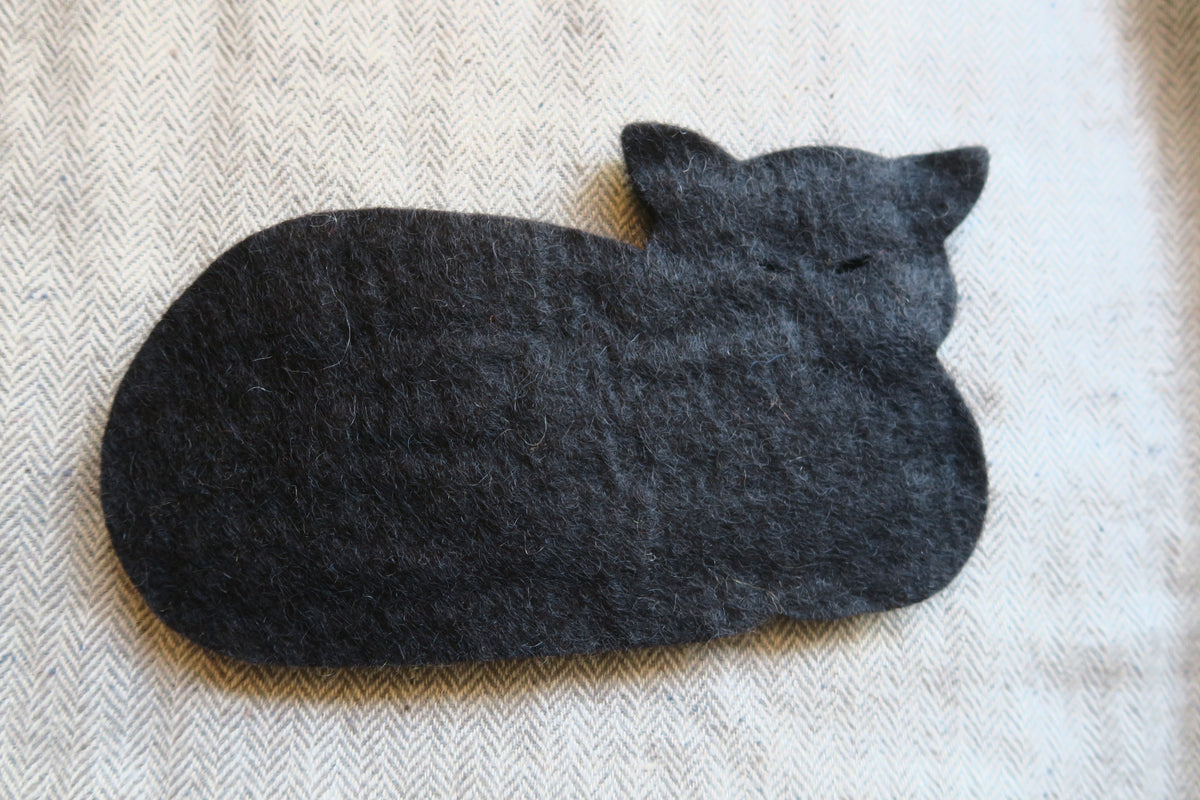 sweden----猫の形の鍋敷き---ullcentrum